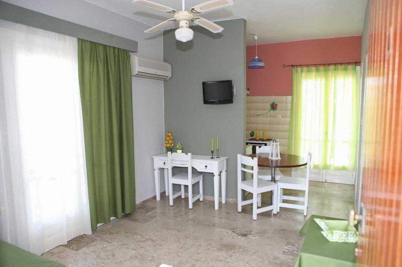 Daphne Bungalows Tolón Esterno foto